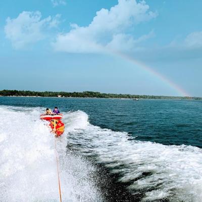 a small boat in a body of water